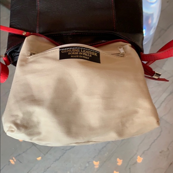 Blk Leather Crossbody Bag by Borgo Degli Etruschi - Picture 6 of 8